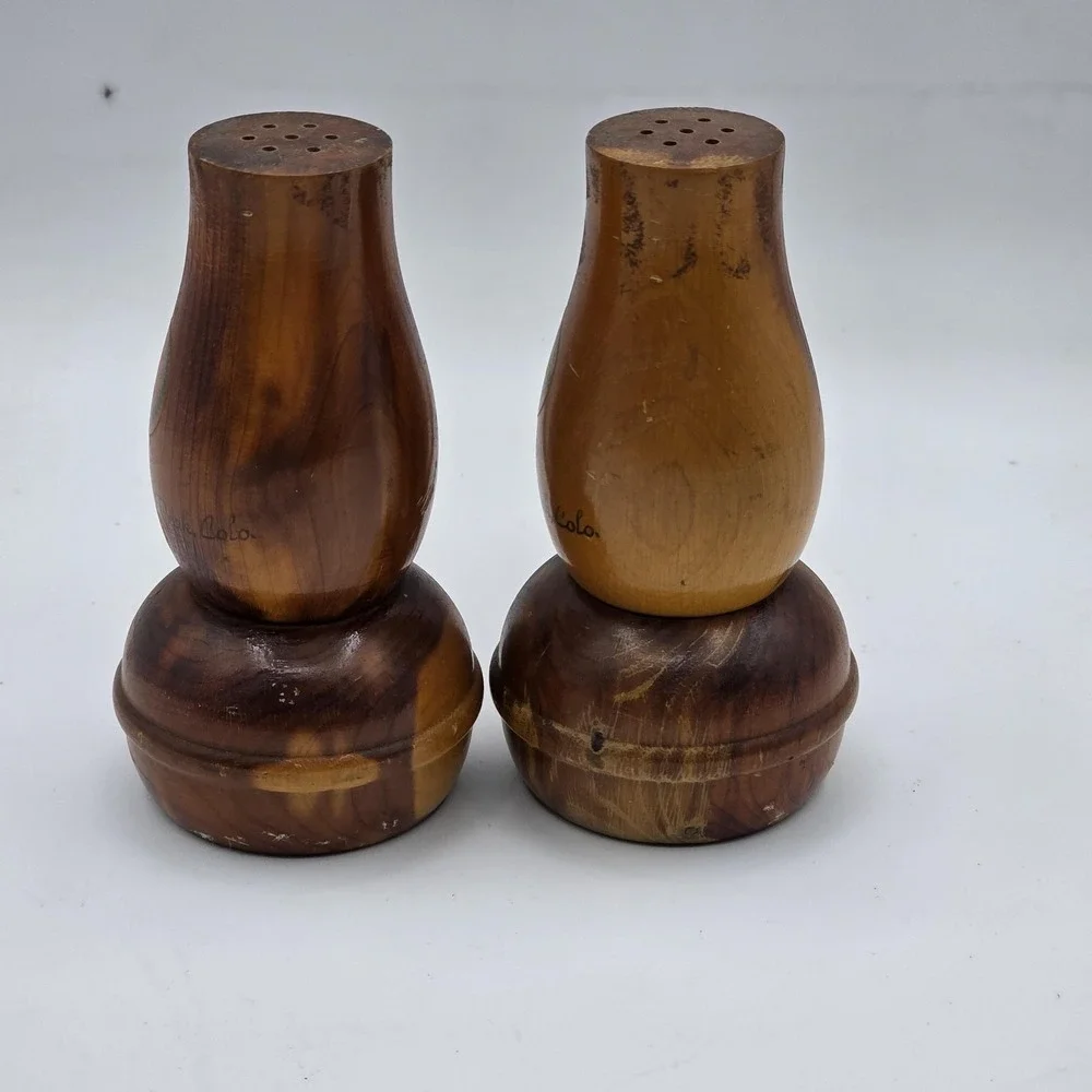 Vintage Hand‎ Turned Wooden Salt Pepper Shakers Set Pikes Peak Colorado Souvenir